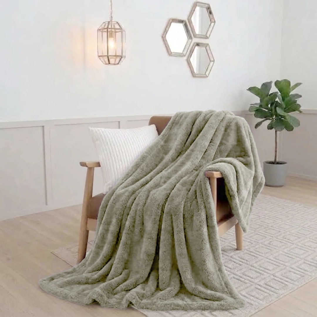 Rabbit Faux Fur Blanket – image 3
