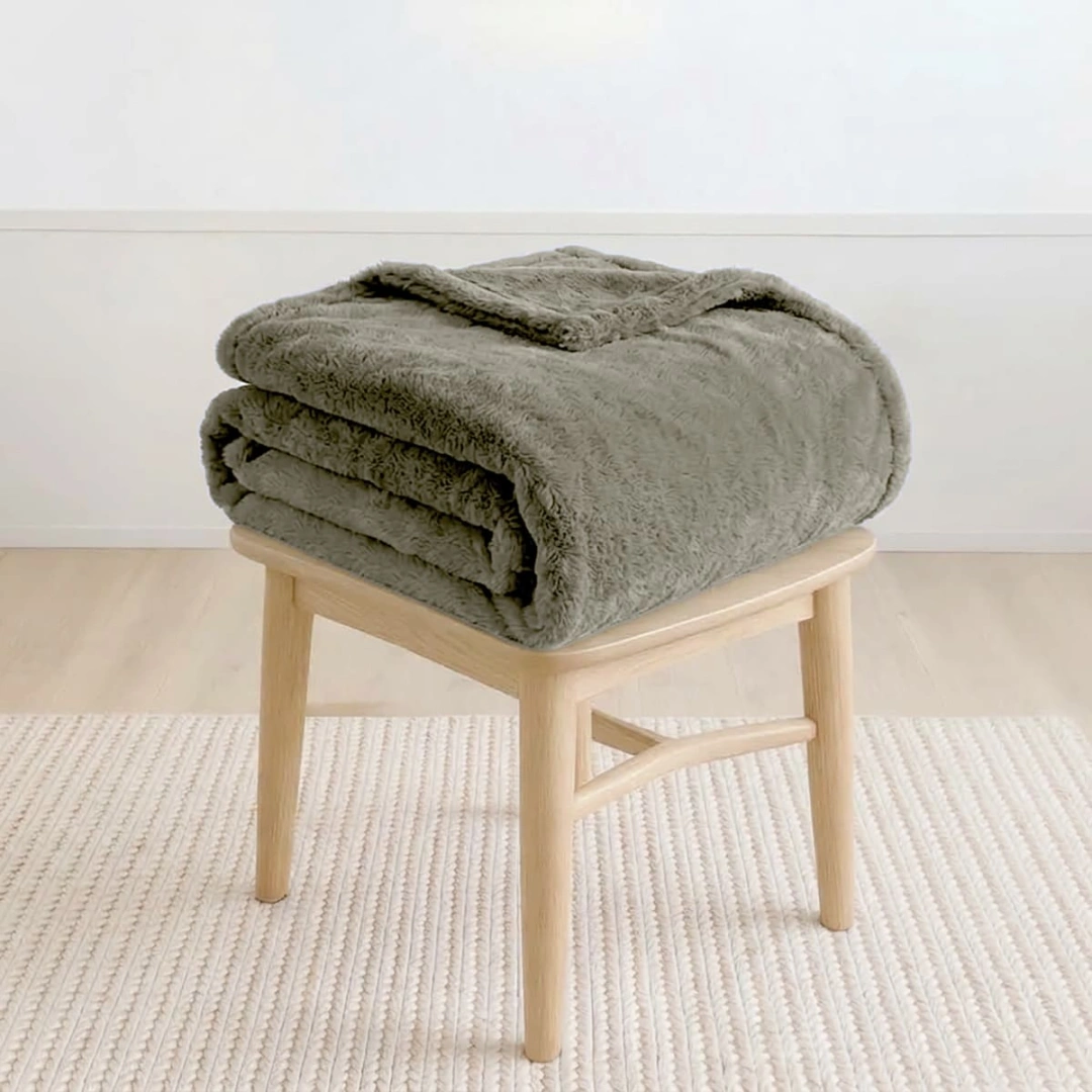 Rabbit Faux Fur Blanket – image 4