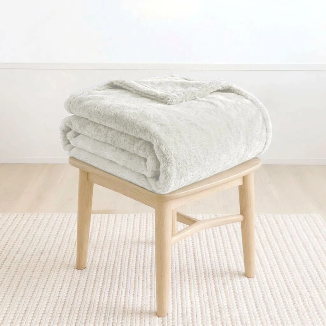 Rabbit Faux Fur Blanket – image 4
