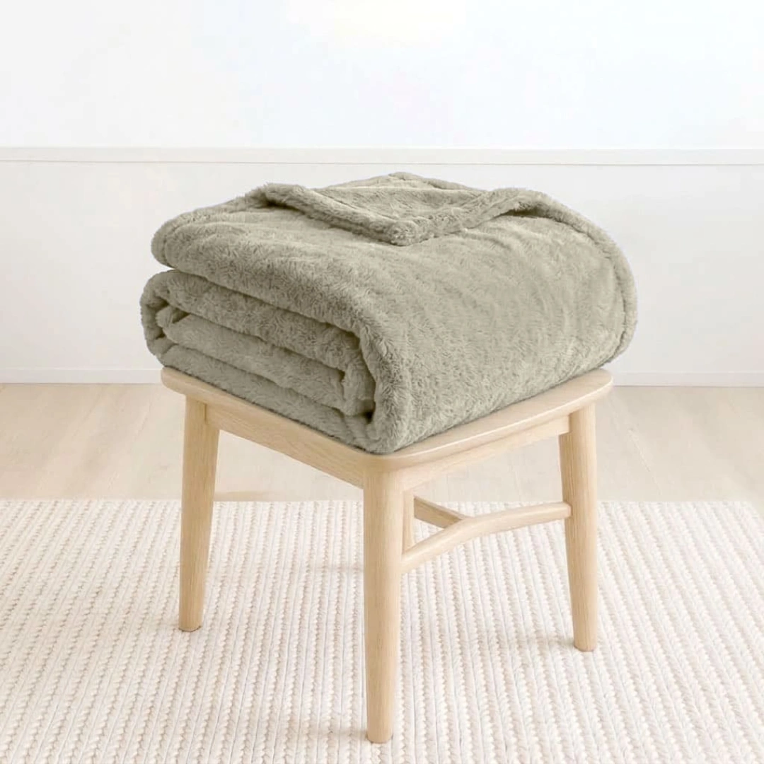 Rabbit Faux Fur Blanket – image 4