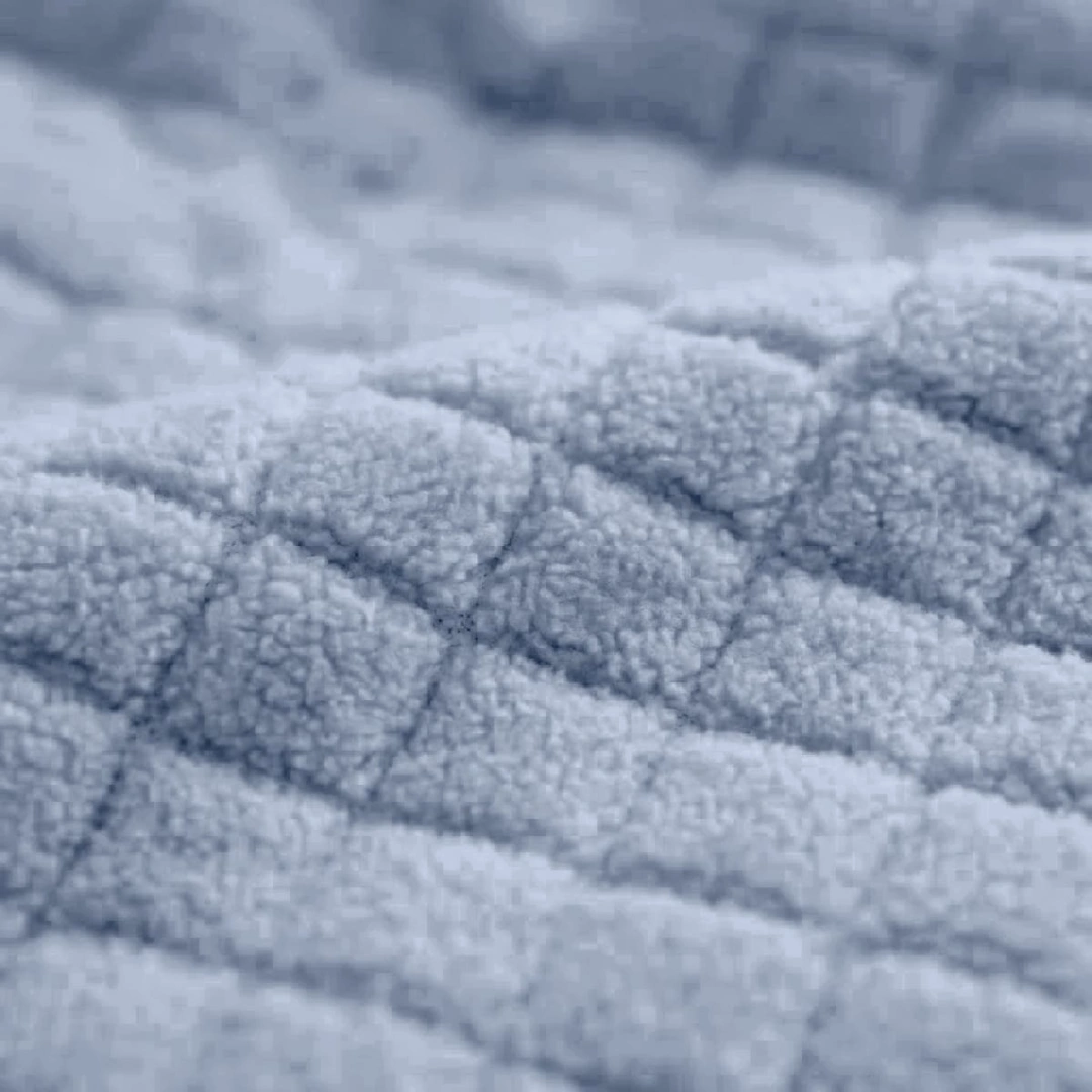 Jacquard Sherpa Blanket – Grid Design – image 5