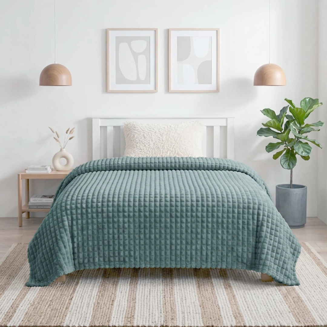 Corduroy Blanket 290 GSM – image 1