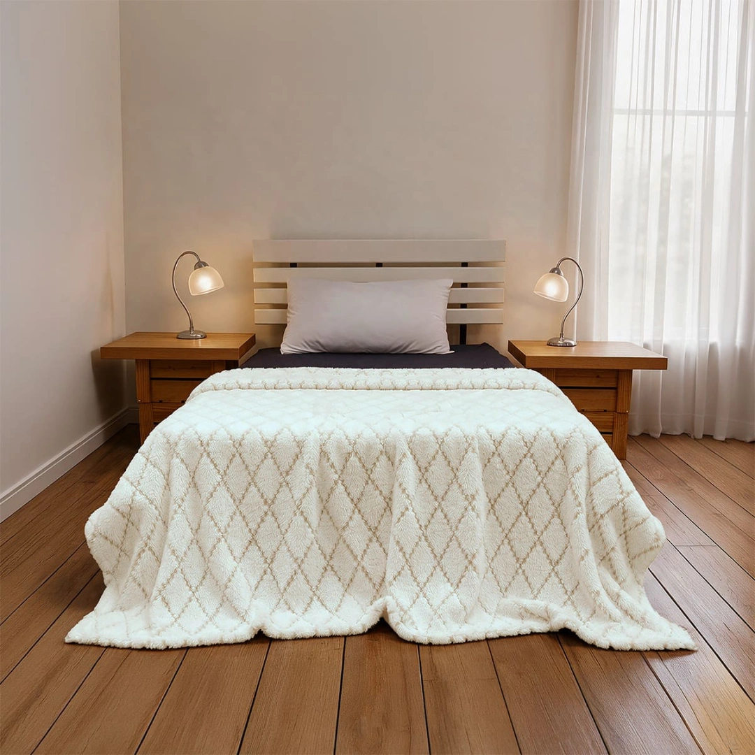 Jacquard Blanket – Diamond Design – image 1