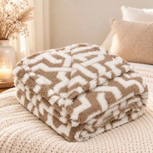 Jacquard Blanket 320 GSM – image 4